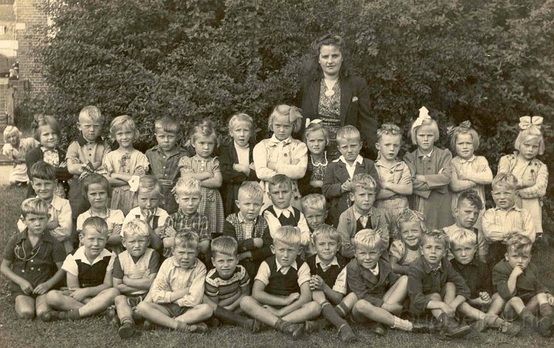 Schoolfoto OLS aan de Singel 1e klas 1948 - 1949.jpg